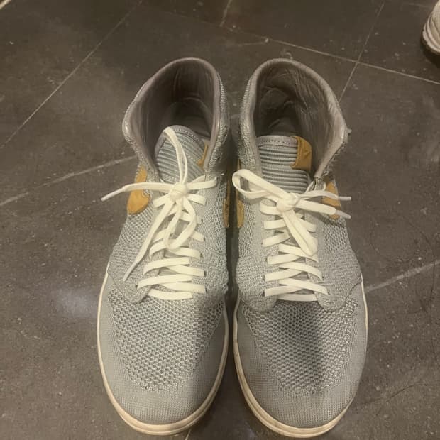 나이키 그레이&머스타드 스니커즈 250