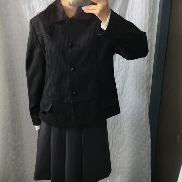 블랙-와인 스트라이프 숏 자켓