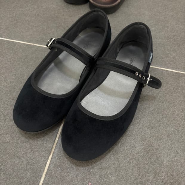 빅토리아 메리제인 슈즈 39(245) (실착 2회)