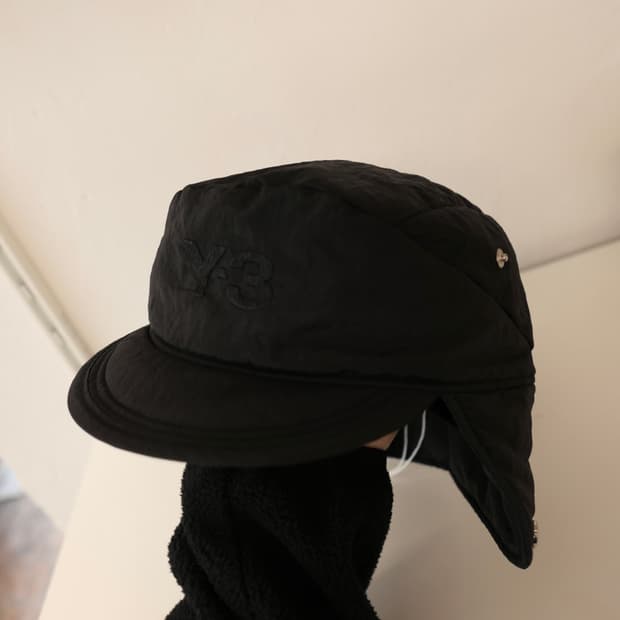 Y-3 이어플랩 모자