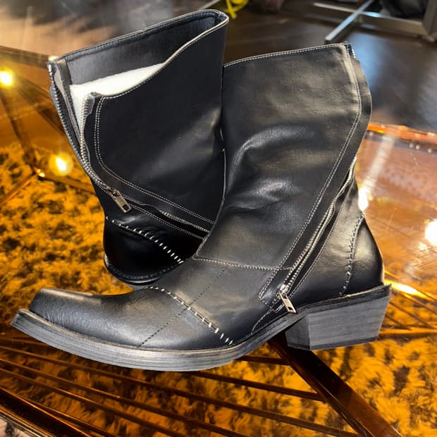 Opium Dark Crest Side-Zip Heel Boots | 후루츠패밀리