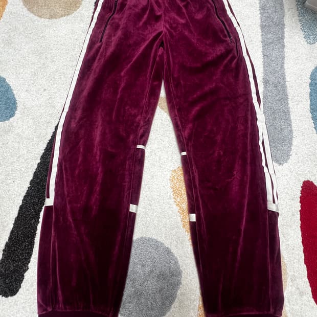 아디다스 벨루어 벨벳 트레이닝 팬츠 버건디