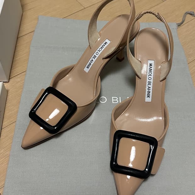 마놀로 블라닉 메이 슬링백 페이던트 미들힐 36eu