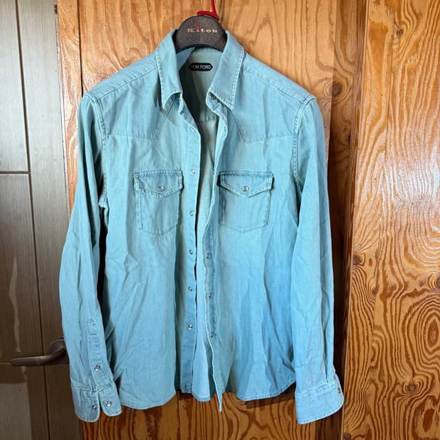 톰포드 데님 셔츠 새상품 판매 합니다.