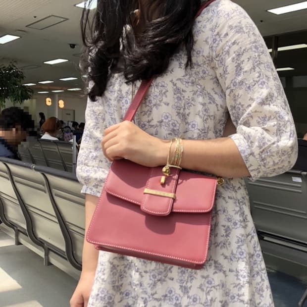 CARLYN 칼린 뉴헤스터 가방