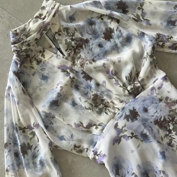 그레이스 컷아웃 플라워 쉬폰 롱 원피스