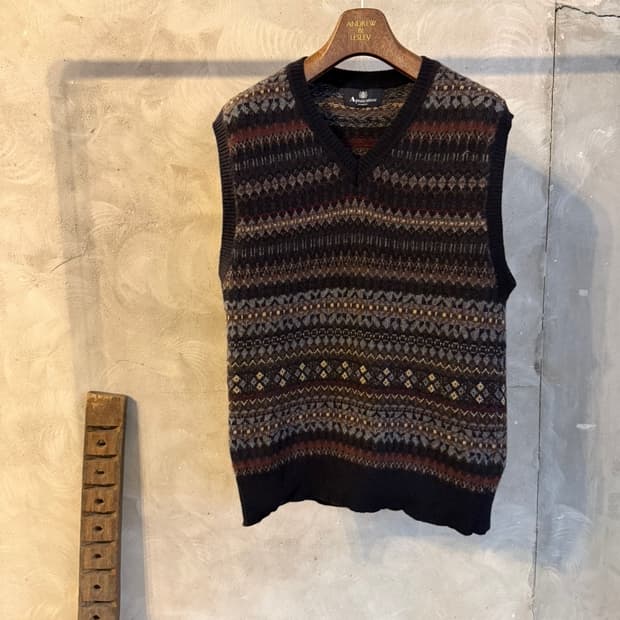 아쿠아스큐텀 페어아일 니트 베스트 100