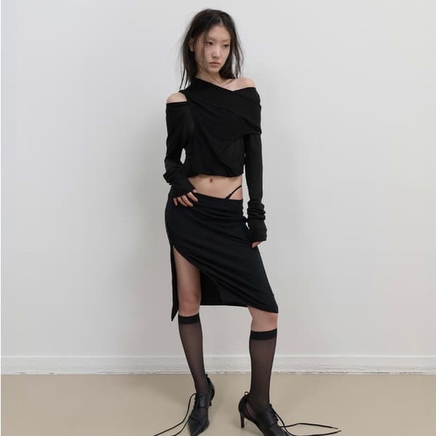 오호스 버튼 슬릿 미디 스커트 블랙 Button Slit