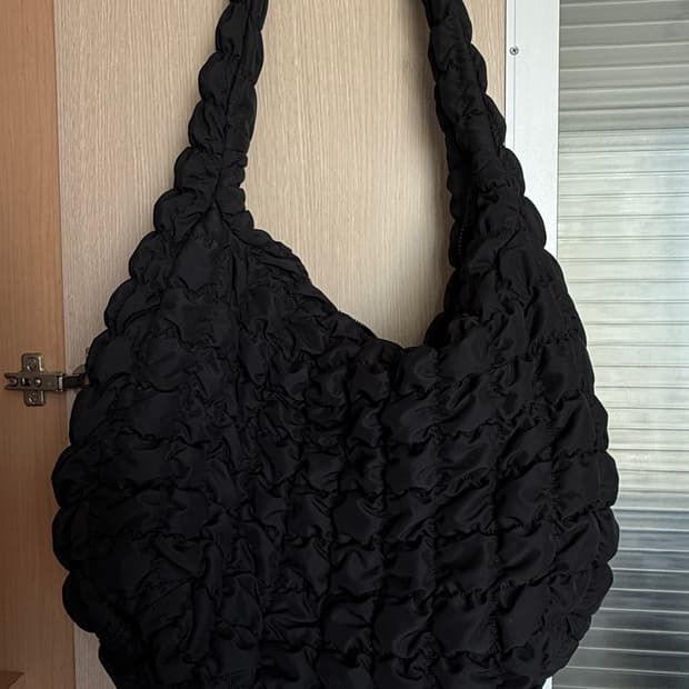 COS 코스 퀼팅백 오버사이즈 