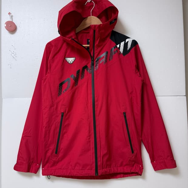 다이나핏(DYNAFIT) 기능성 바람막이 레드95 데일리