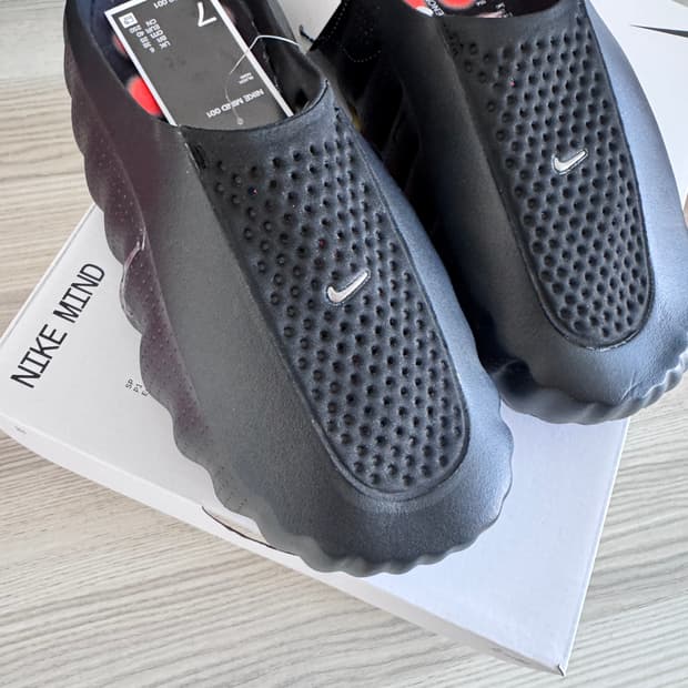 나이키 마인드 001 블랙 크롬