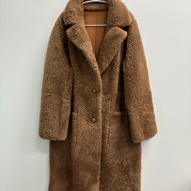 럭키슈에뜨 양면 리얼 무스탕 코트