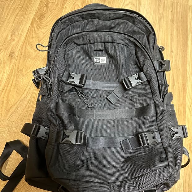 뉴에라 캐리어 백팩