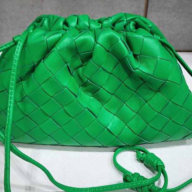 보테가베네타 만두백 새거급