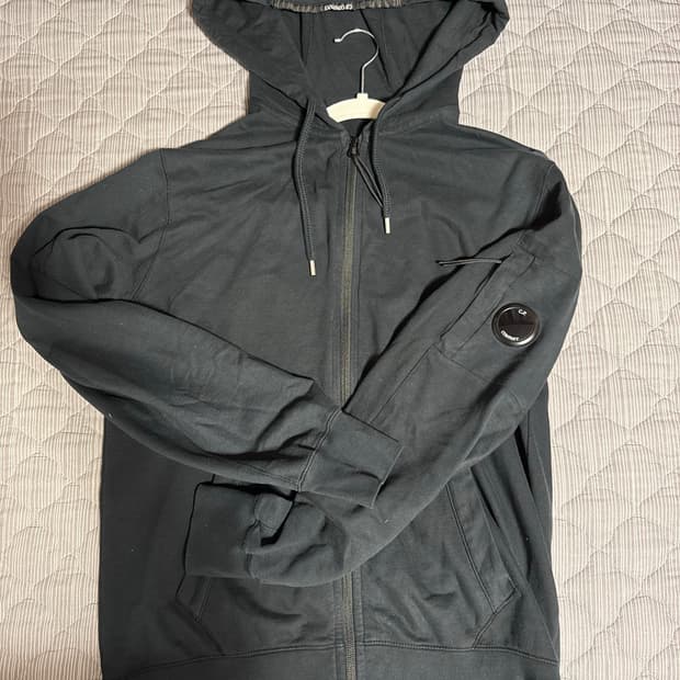 Cp컴퍼니 라이트 플리스 집업 L