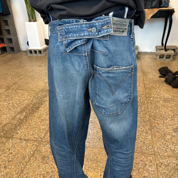 Levis 엔지니어드진 신치백