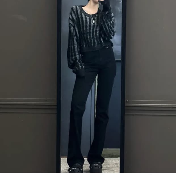 인사일런스우먼 소프트 케이블 크롭 니트