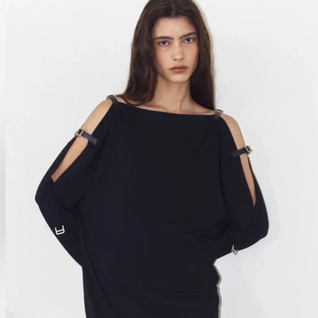 폴리수엠 버클 티셔츠