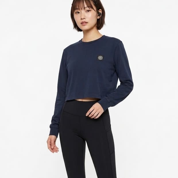 스톤아일랜드 로고 크롭 긴팔 티셔츠