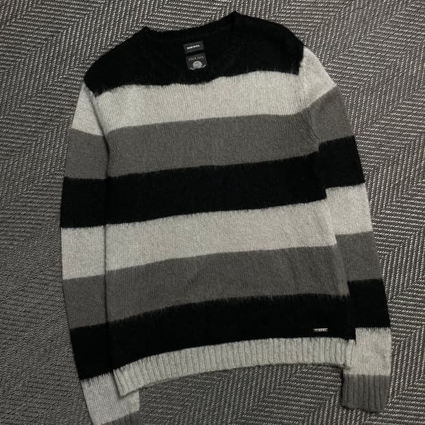 DIESEL 디젤 뱃지로고 스트라이프 모헤어 스웨터 니트y 5110