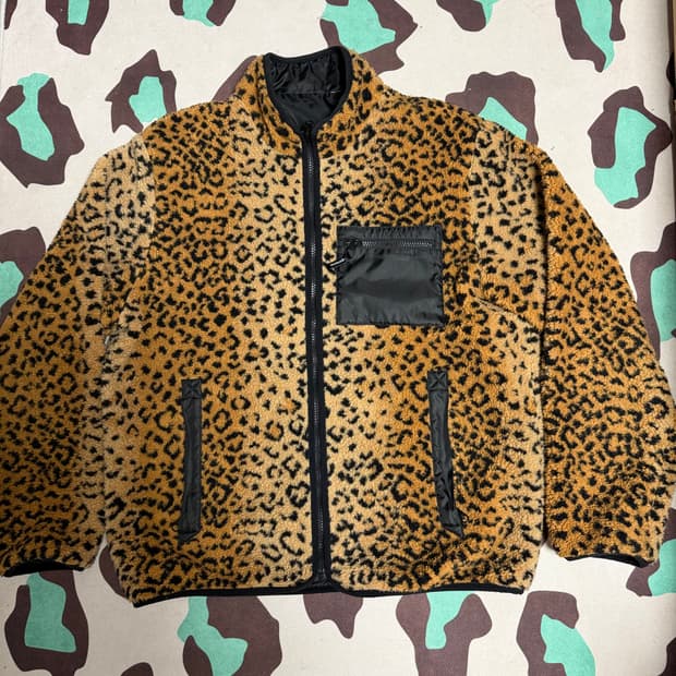 슈프림 레오파드 플리스