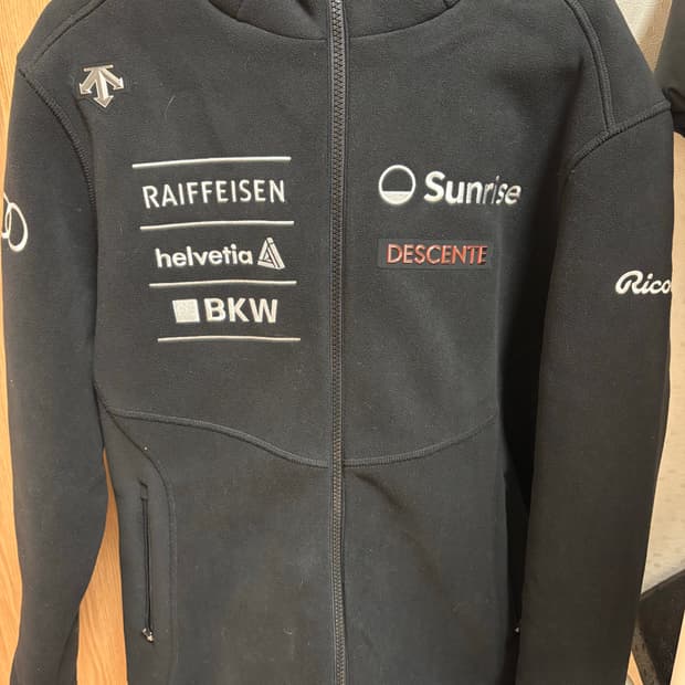 데상트 아우디 스위스 스키 본딩 플리스 자켓 블랙 95