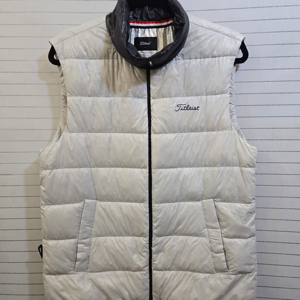 타이틀리스트 (정품)화이트 패딩 조끼