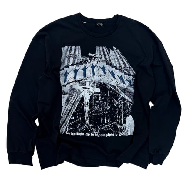 Qapxtrsc 사그라다 파밀리아 티셔츠 블랙