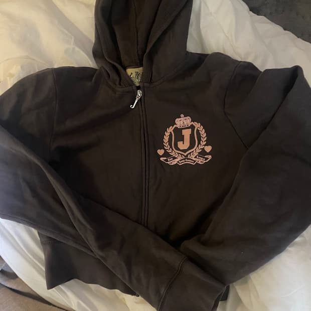 쥬쉬꾸뛰르 딸기초코 후드집업  갸루 라떼갸루