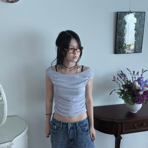 리버시블 셔링 오프숄더 티셔츠 블라우스 라이트블루