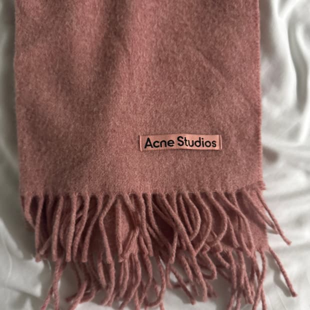 아크네 스튜디오 로즈 멜란지 머플러