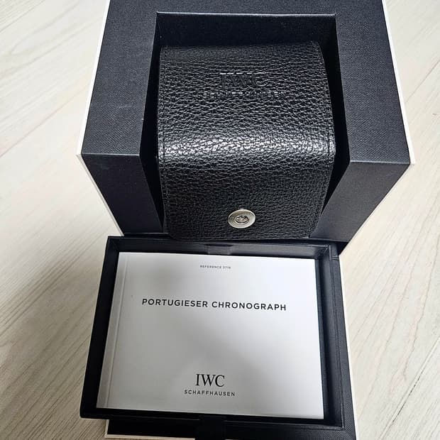 정품 IWC 시계 박스 책자 있는 버전
