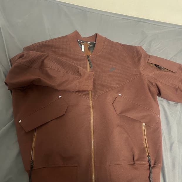 나이키 스톰핏 테크팩 자켓 브라운 2xl 팝니다