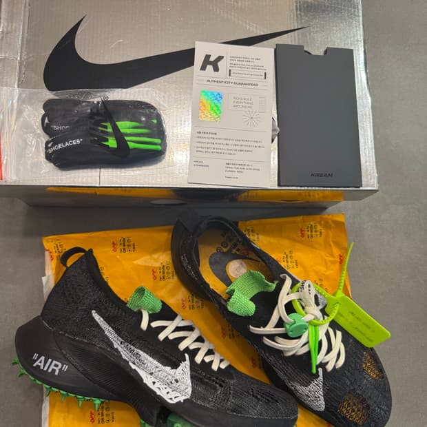나이키 x 오프화이트 에어 줌 템포 넥스트% 블랙