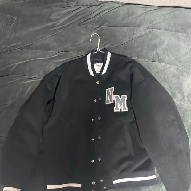 노메뉴얼 바시티 자켓