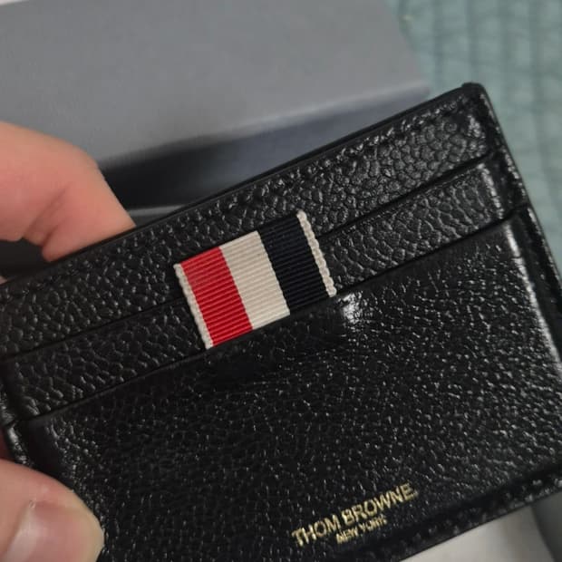 (급처) 톰브라운 페블 카드지갑
