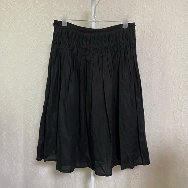 블랙 셔링 플레어 미디 스커트