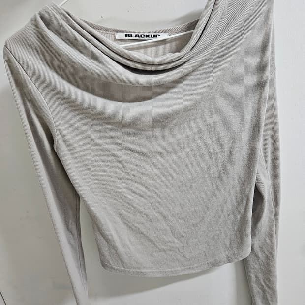 블랙업 플로엠 기모 드레이프 긴팔티 그레이지