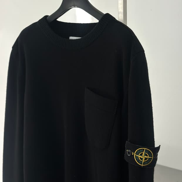 스톤아일랜드 와펜 블랙 포켓 울 니트 