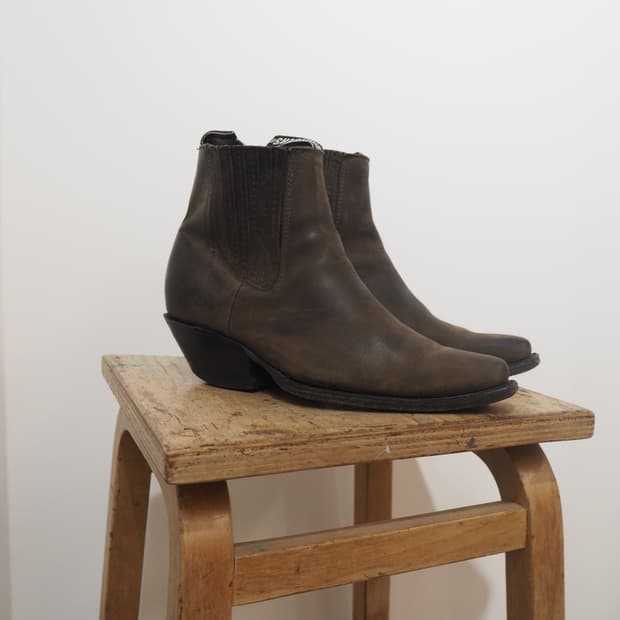 Alex Mullins chelsea boots