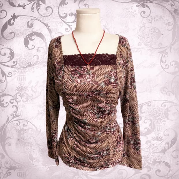 로사체리 오리엔탈 핀터깔 레이스 디테일 스퀘어넥 오프숄더 셔링티