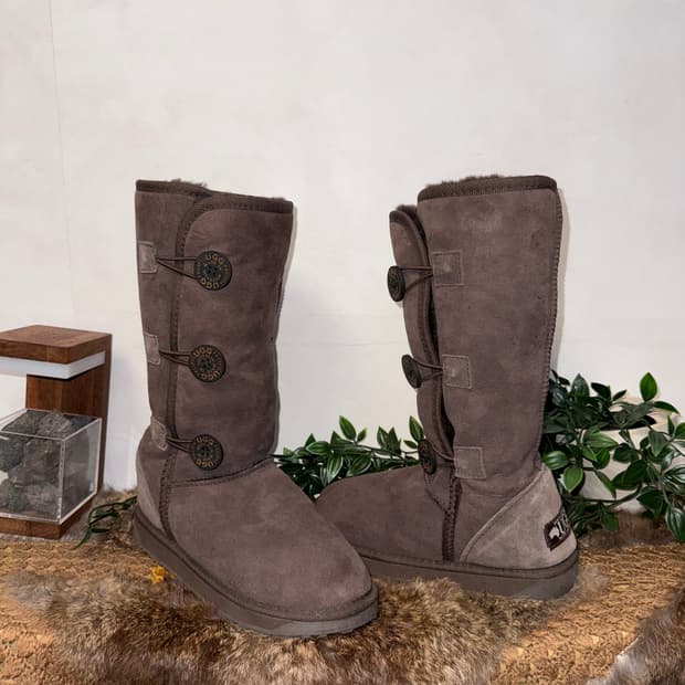 UGG bailey button triplet boots 