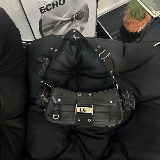 크리스찬 디올 스트릿 시크 콜럼버스 숄더백