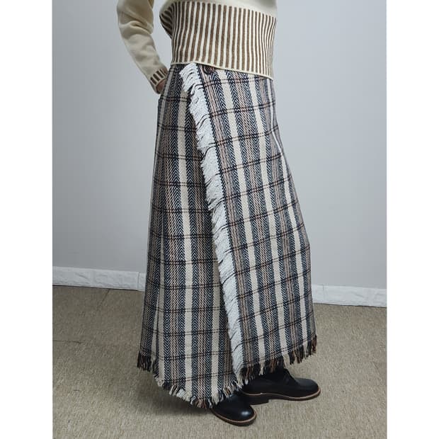 체크 테슬 롱 스커트
