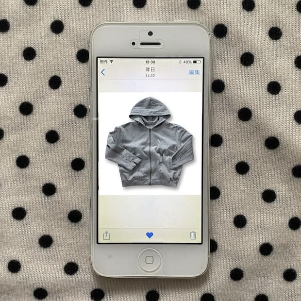 ··Point Hood Zip-Up..