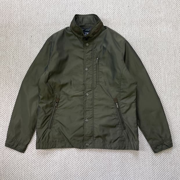 플레이보이 컬렉션 미니멀 스탠드넥 집업 자켓