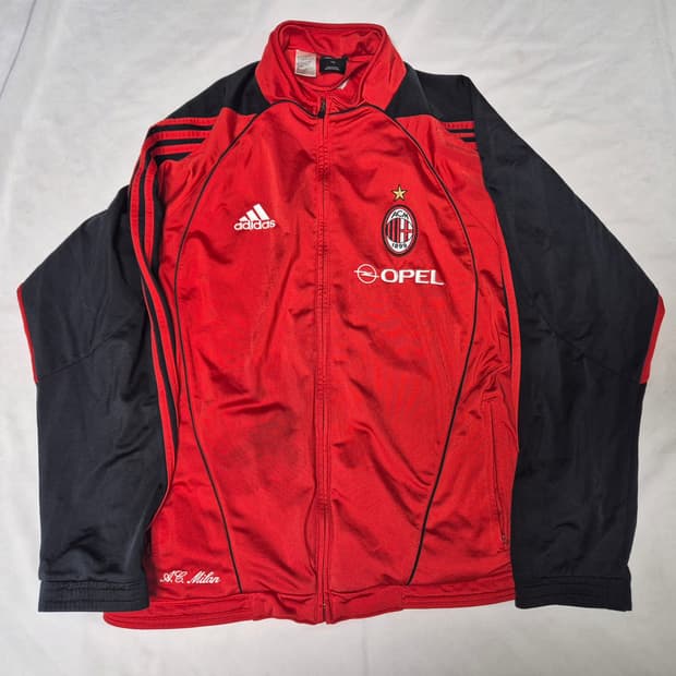 AC밀란 트레이닝 상의 팝니다 