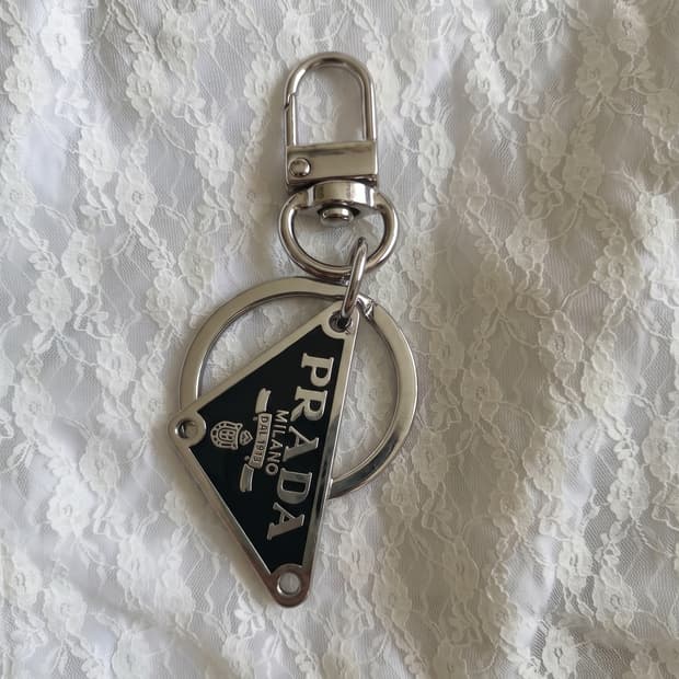 프라다 로고 빈티지 업사이클링 정품 키링