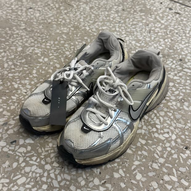 Nike V2K Run Summit White Metallic Silve