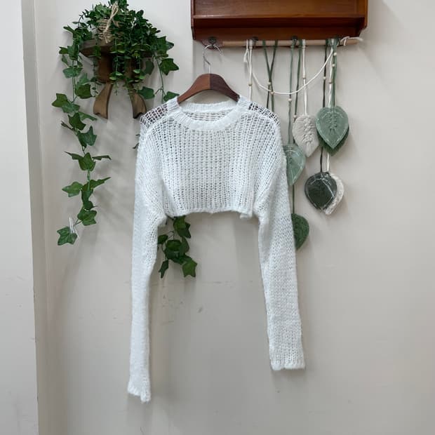 크롭 화이트 긴팔 니트